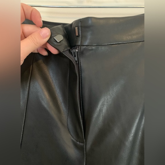 Ann Taylor Cuffed Ankle Faux Leather Pant Size 6 - Picture 4 of 7
